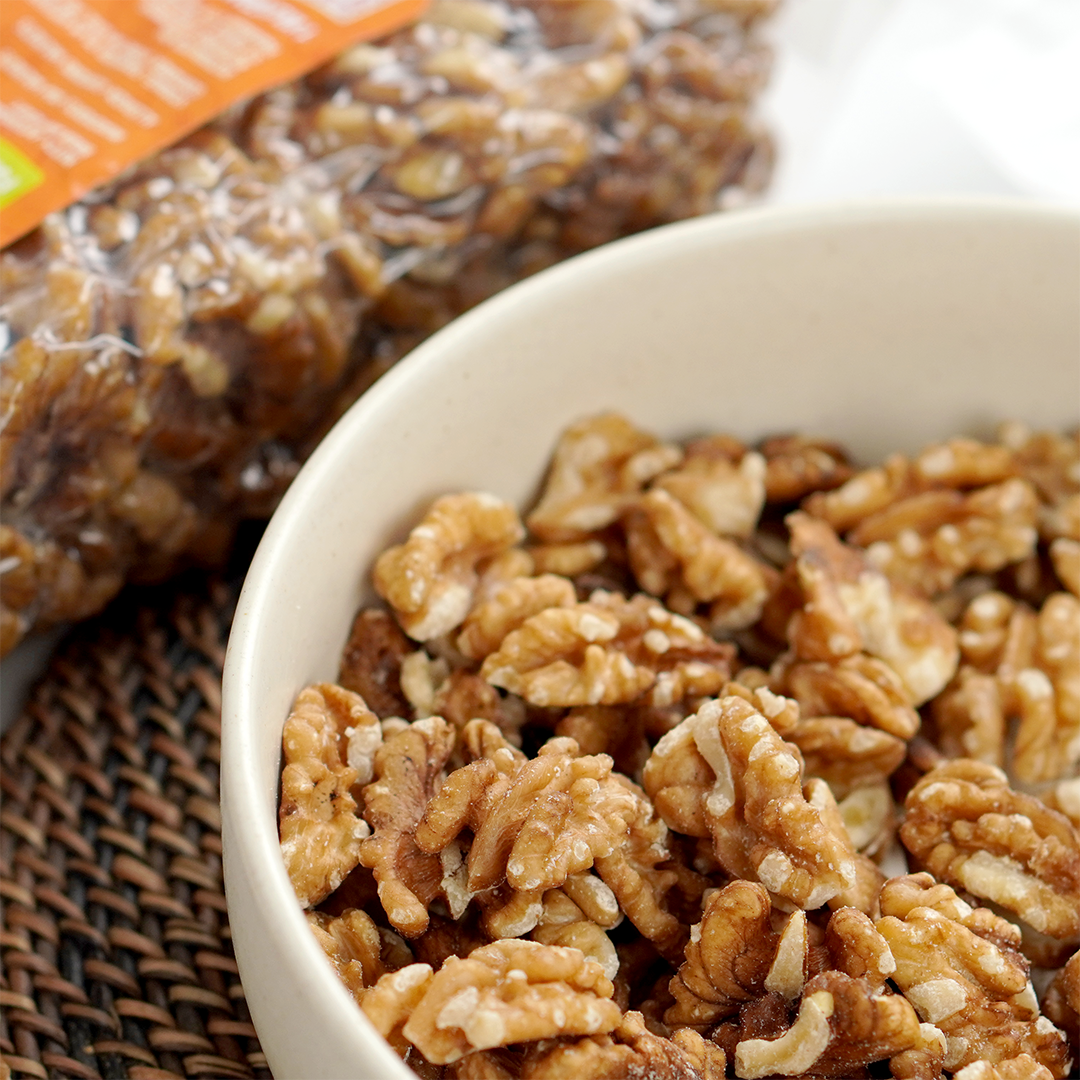 Raw Walnuts thumbnail 2